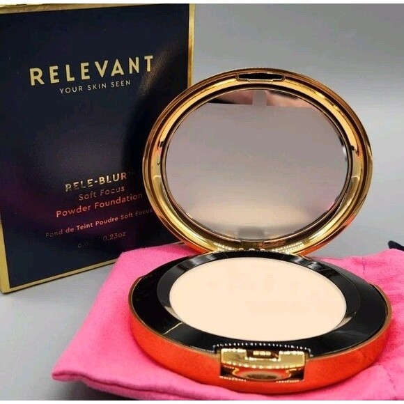 Relevant Delight 36 Rele-Blur Soft Focus Powder Foundation Compact - Picture 7 of 7